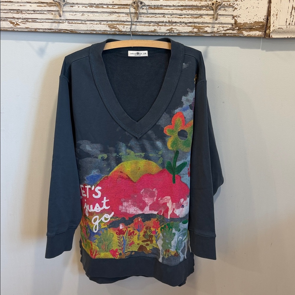 Natural Life Oversized Graphic sweatshirt‎ Size S/M
